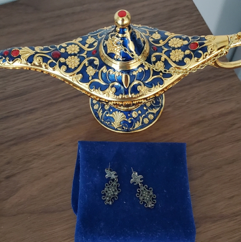 Earings - Picture 2 of 2